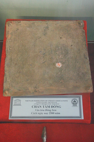 Chắn tâm đồng văn hóa Đông Sơn