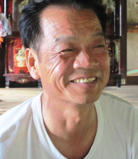 Không chỉ thuộc làu sử thi Đẻ đất đẻ nước và rất nhiều bài mo khác, ông Lựng còn biết rất nhiều về đời sống tinh thần của người Mường Bi cổ xưa.