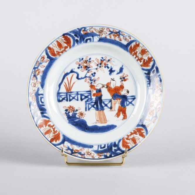 Assiette en porcelaine à décor Imari. Chine, époque Kangxi